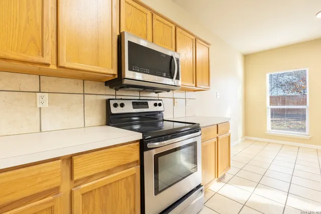 $2,550 | 1534 Crescent Glen, San Antonio, TX 78258