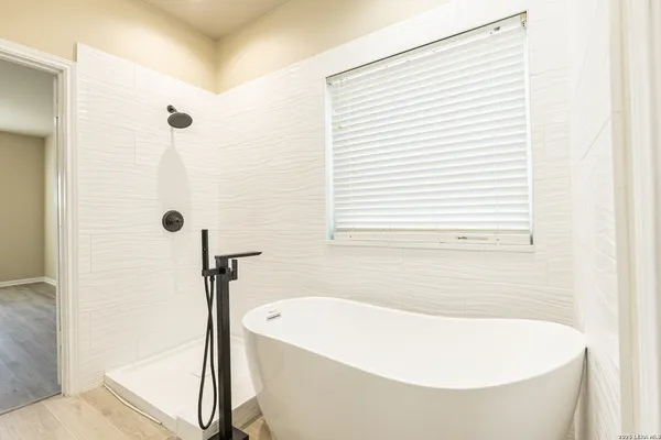 $2,550 | 1534 Crescent Glen, San Antonio, TX 78258