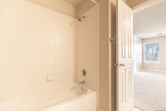 $2,550 | 1534 Crescent Glen, San Antonio, TX 78258