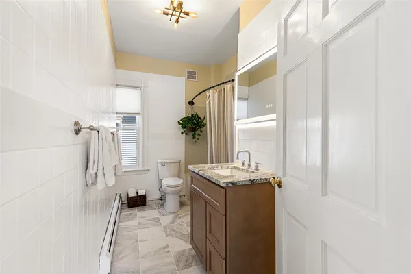 $2,600 | 94 Grove Street, Unit 2, Providence, RI 02909