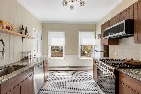 $2,600 | 94 Grove Street, Unit 2, Providence, RI 02909