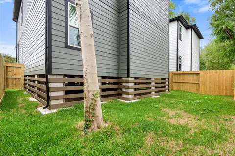 $1,695 | 1321 East 35th Street, Unit B, Houston, TX 77022
