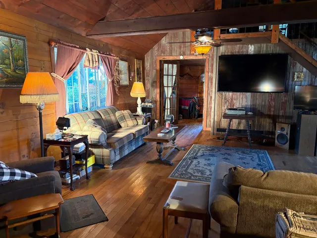 $390,000 | 3202 West 600 South, Portland, IN 47371