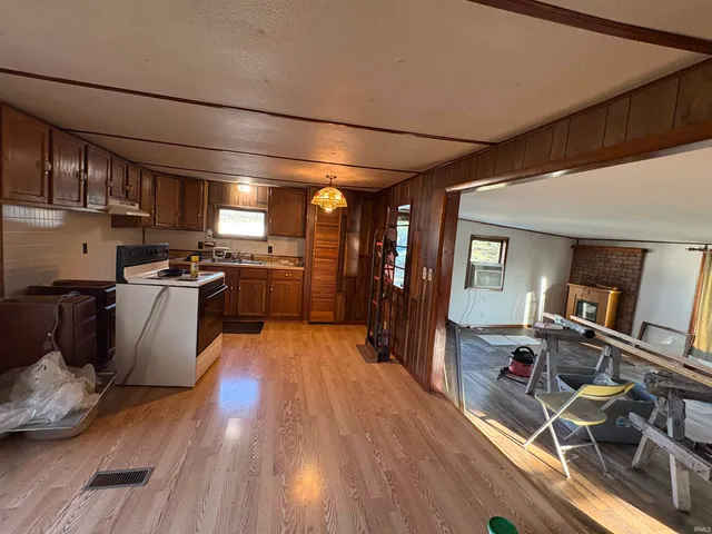 $390,000 | 3202 West 600 South, Portland, IN 47371