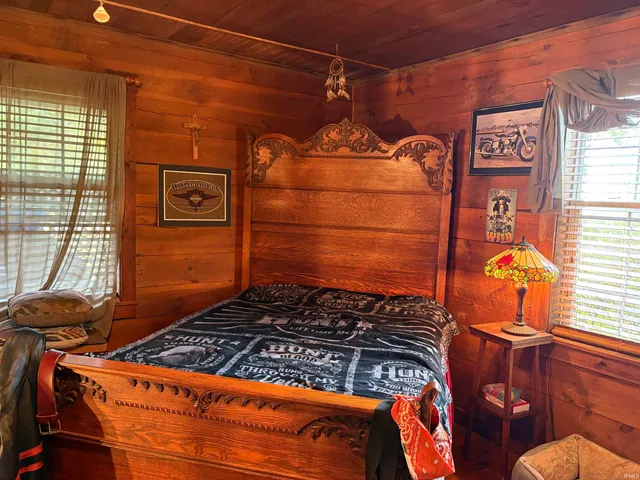 $390,000 | 3202 West 600 South, Portland, IN 47371