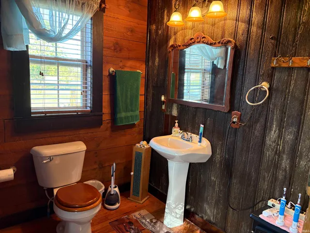 $390,000 | 3202 West 600 South, Portland, IN 47371