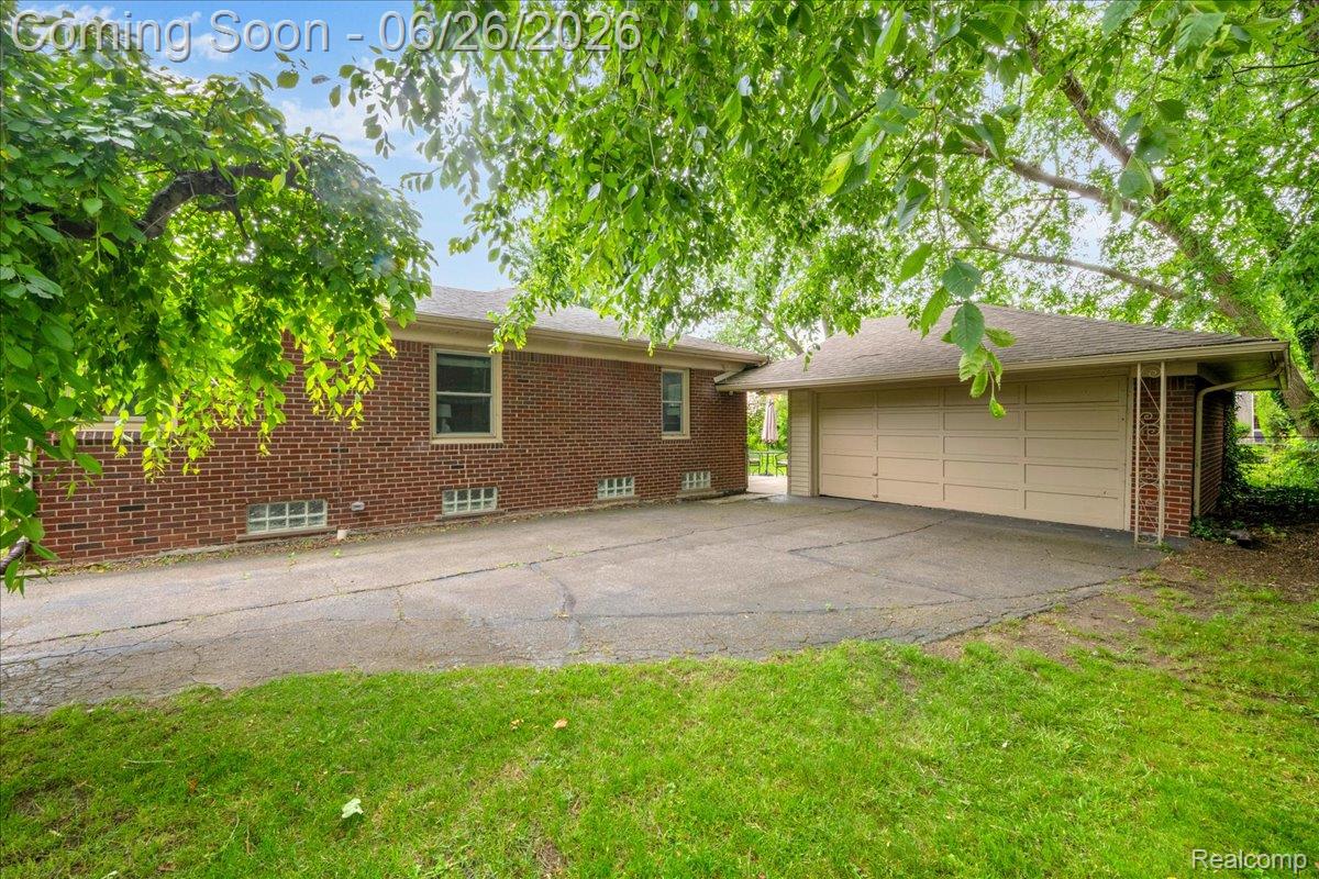 1179 Hampton Road Grosse Pointe, MI 48236 - Photo 29 of 37 30-1179 Hampton Rd_29.jpg