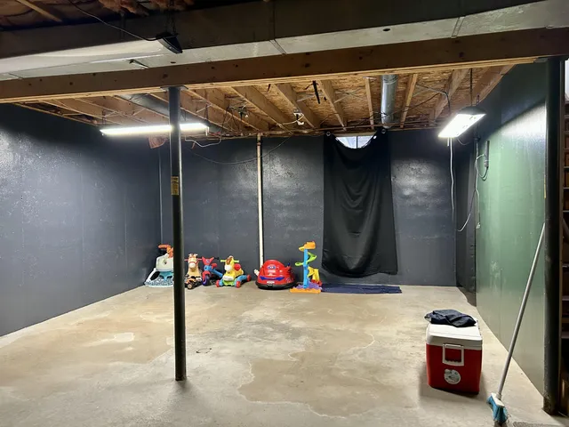 $220,000 | 1012 Greenlawn Drive, Sturgis, MI 49091