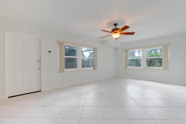 $2,300 | 31 Clinton Court, Unit C, Royal Palm Beach, FL 33411