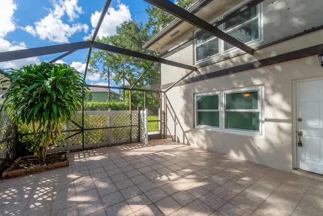 $2,300 | 31 Clinton Court, Unit C, Royal Palm Beach, FL 33411