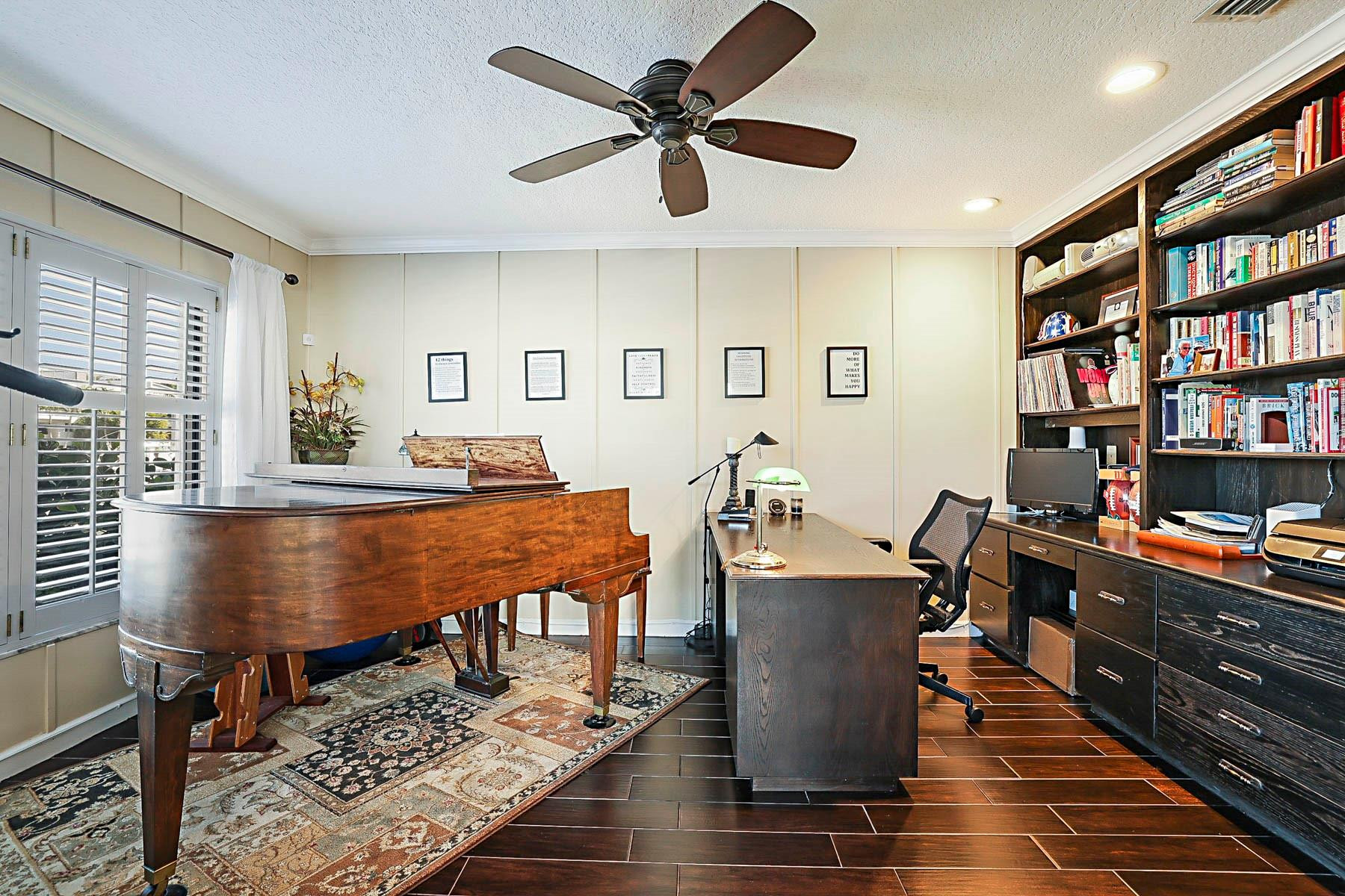 2743 Northeast 28th Court, Unit 3 Lighthouse Point, FL 33064 - Photo 32 of 56 Photo 32