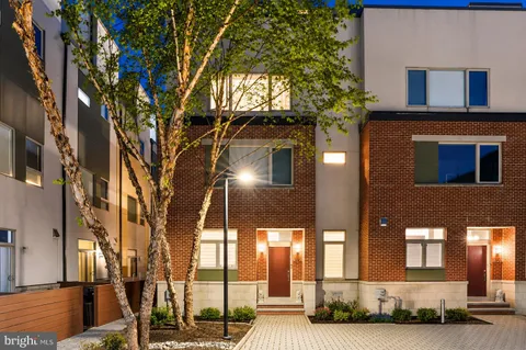 $800,000 | 800 Montrose Street, Unit A, Philadelphia, PA 19147