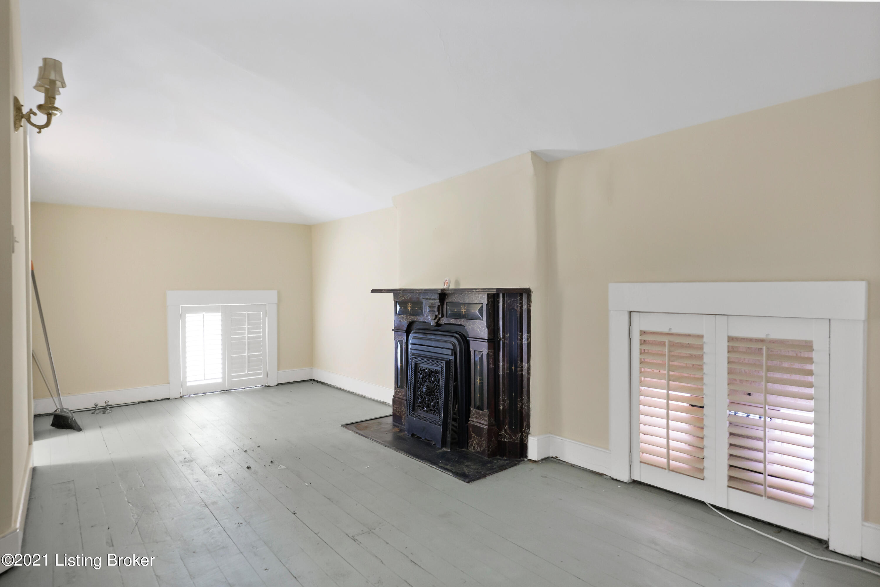 952 Cherokee Road Louisville, KY 40204 - Photo 28 of 30 TF - JS - Cherokee (23 of 32)