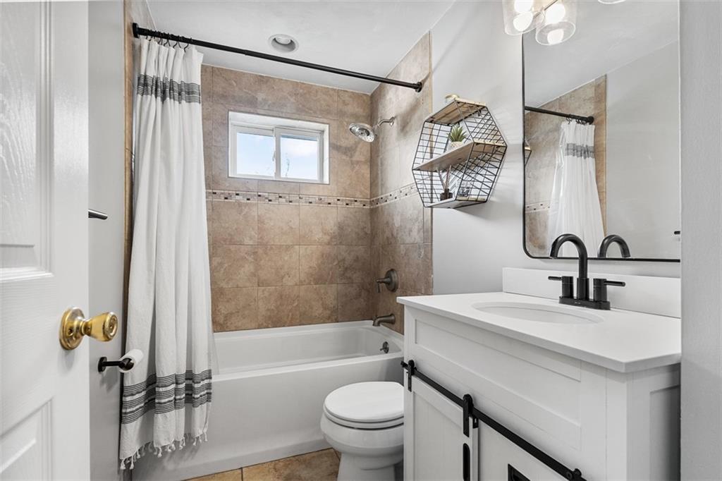 19 Highbury Road Cheswick, PA 15024 - Photo 12 of 27 Gallery Image 12