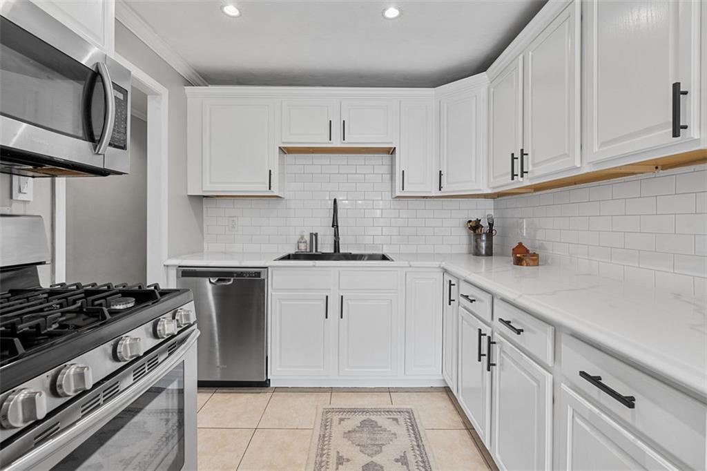 19 Highbury Road Cheswick, PA 15024 - Photo 6 of 27 Gallery Image 6