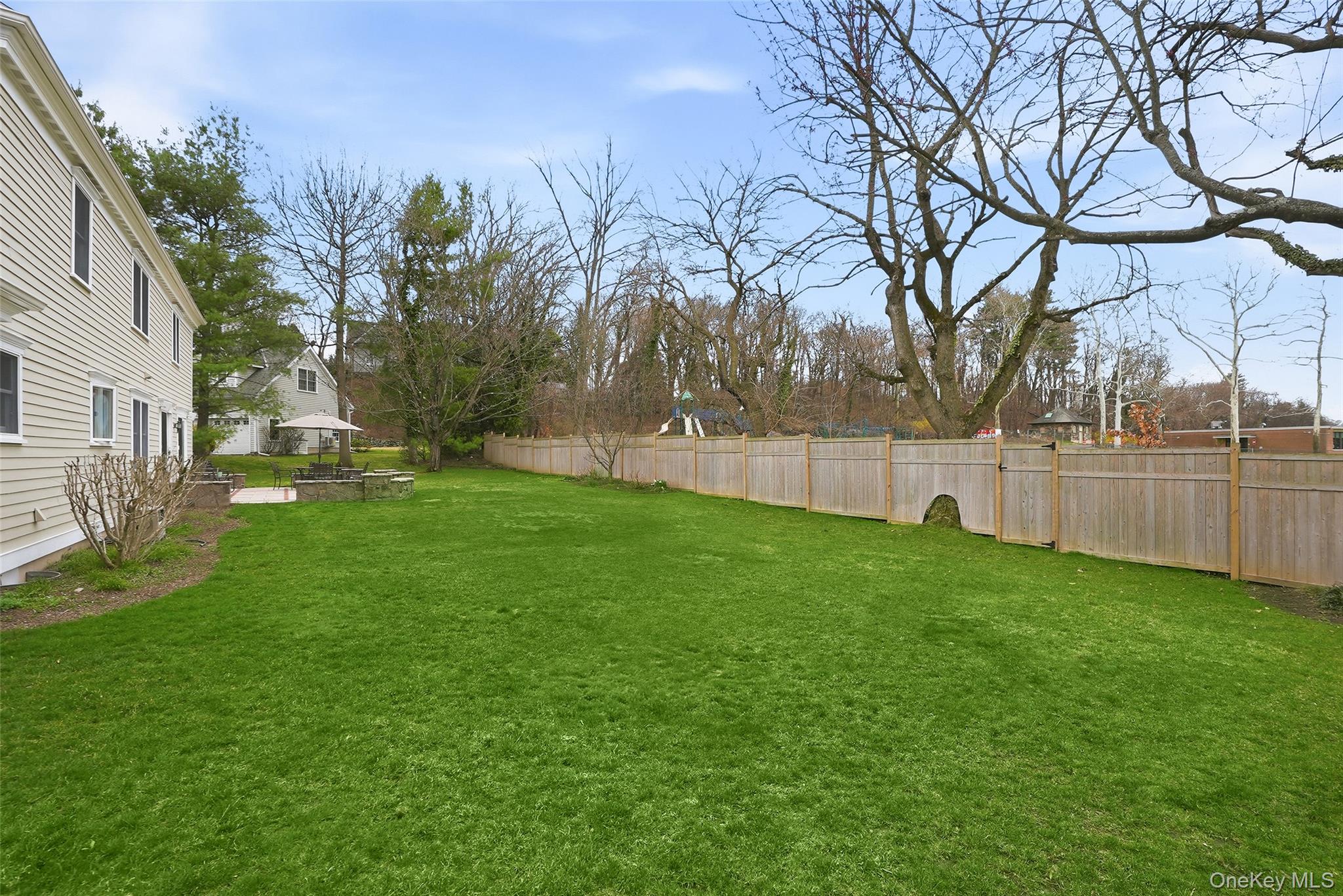 4 Ellis Court Rye, NY 10580 - Photo 29 of 34 Now THIS is a backyard!