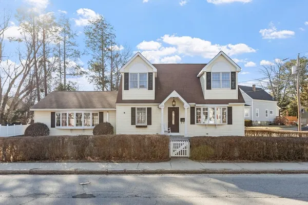 $639,900 | 16 Green Street, Methuen, MA 01844