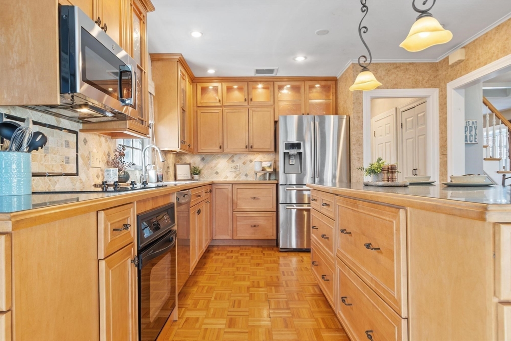 16 Green Street Methuen, MA 01844 - Photo 3 of 29