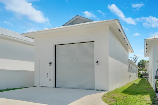 $580,000 | 4982 Southeast Railway Avenue, Stuart, FL 34997