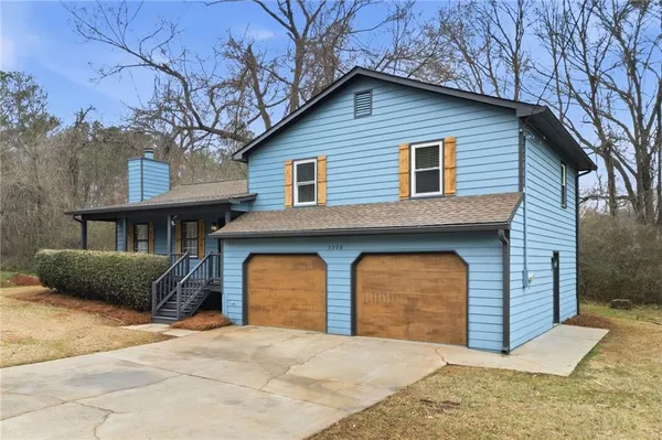 a picture of a wall with a white and white wall