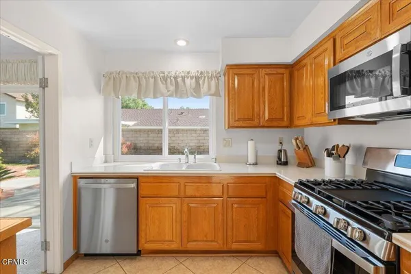 $848,000 | 25530 Meadow Mont Street, Valencia, CA 91355