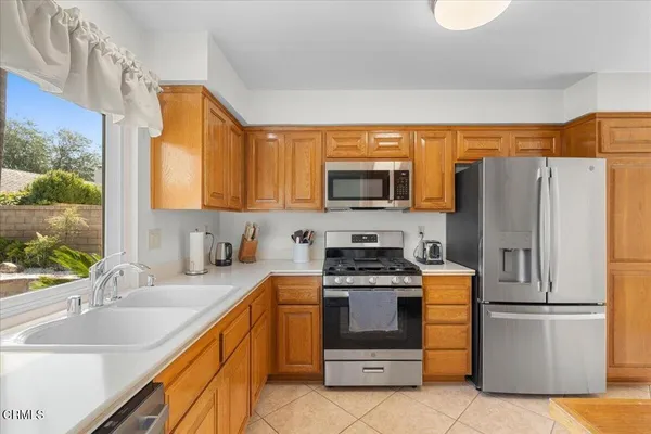 $848,000 | 25530 Meadow Mont Street, Valencia, CA 91355