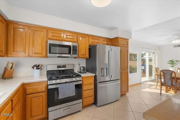 $848,000 | 25530 Meadow Mont Street, Valencia, CA 91355