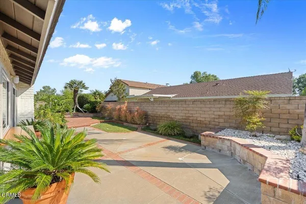 $848,000 | 25530 Meadow Mont Street, Valencia, CA 91355