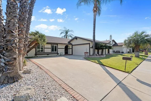 $848,000 | 25530 Meadow Mont Street, Valencia, CA 91355