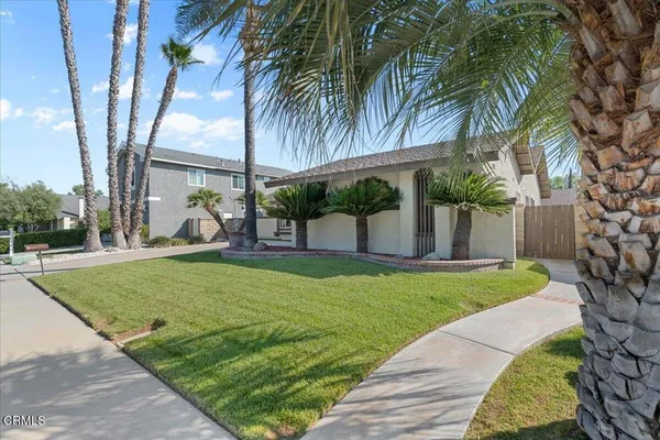 $848,000 | 25530 Meadow Mont Street, Valencia, CA 91355