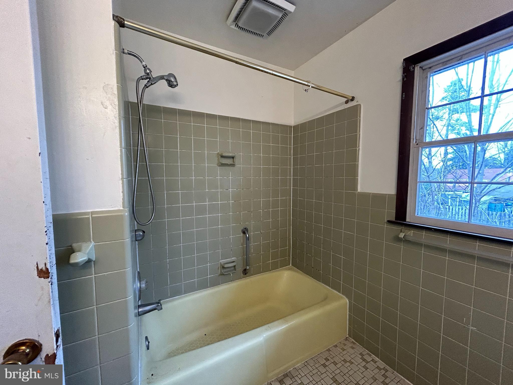 527 Cherry Lane Lansdowne, PA 19050 - Photo 13 of 14