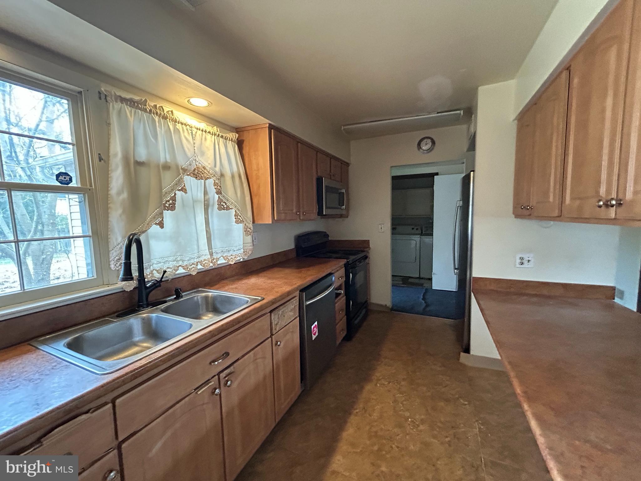 527 Cherry Lane Lansdowne, PA 19050 - Photo 6 of 14