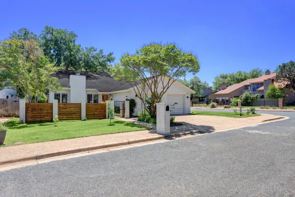 $5,500 | 5609 Courtyard Cove, Austin, TX 78731