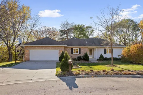$530,000 | 1837 Victoria Road South, Mendota Heights, MN 55118