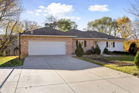 $530,000 | 1837 Victoria Road South, Mendota Heights, MN 55118