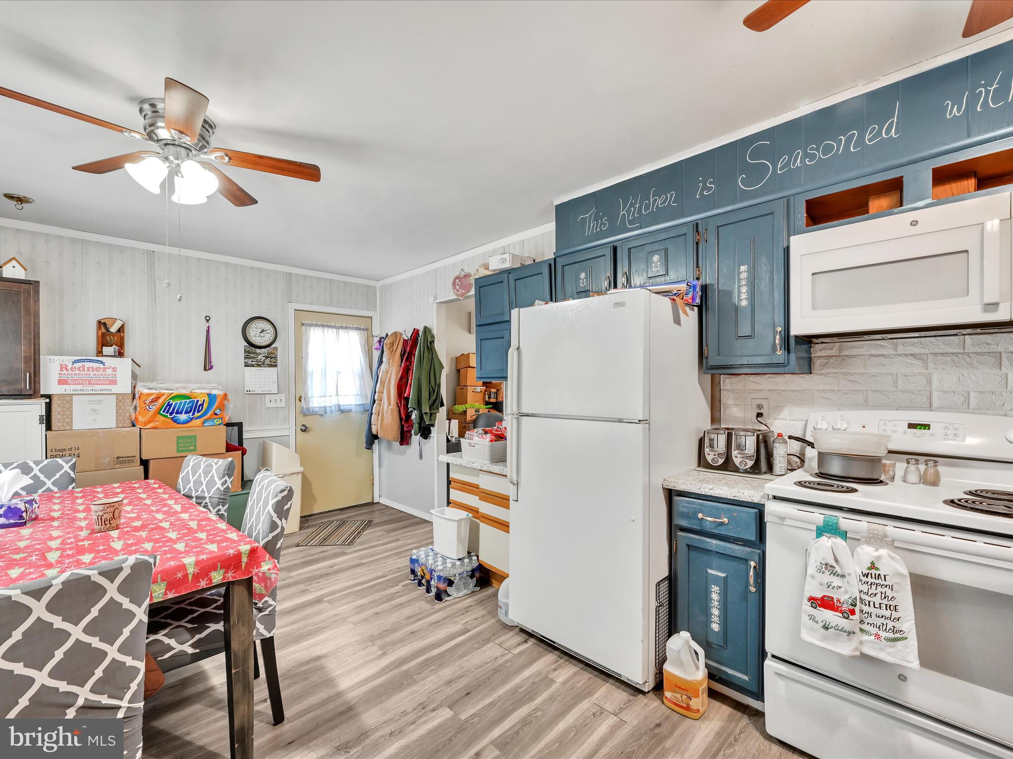 283 Beagle Road Lebanon, PA 17046 - Photo 13 of 27 Kitchen & Dining