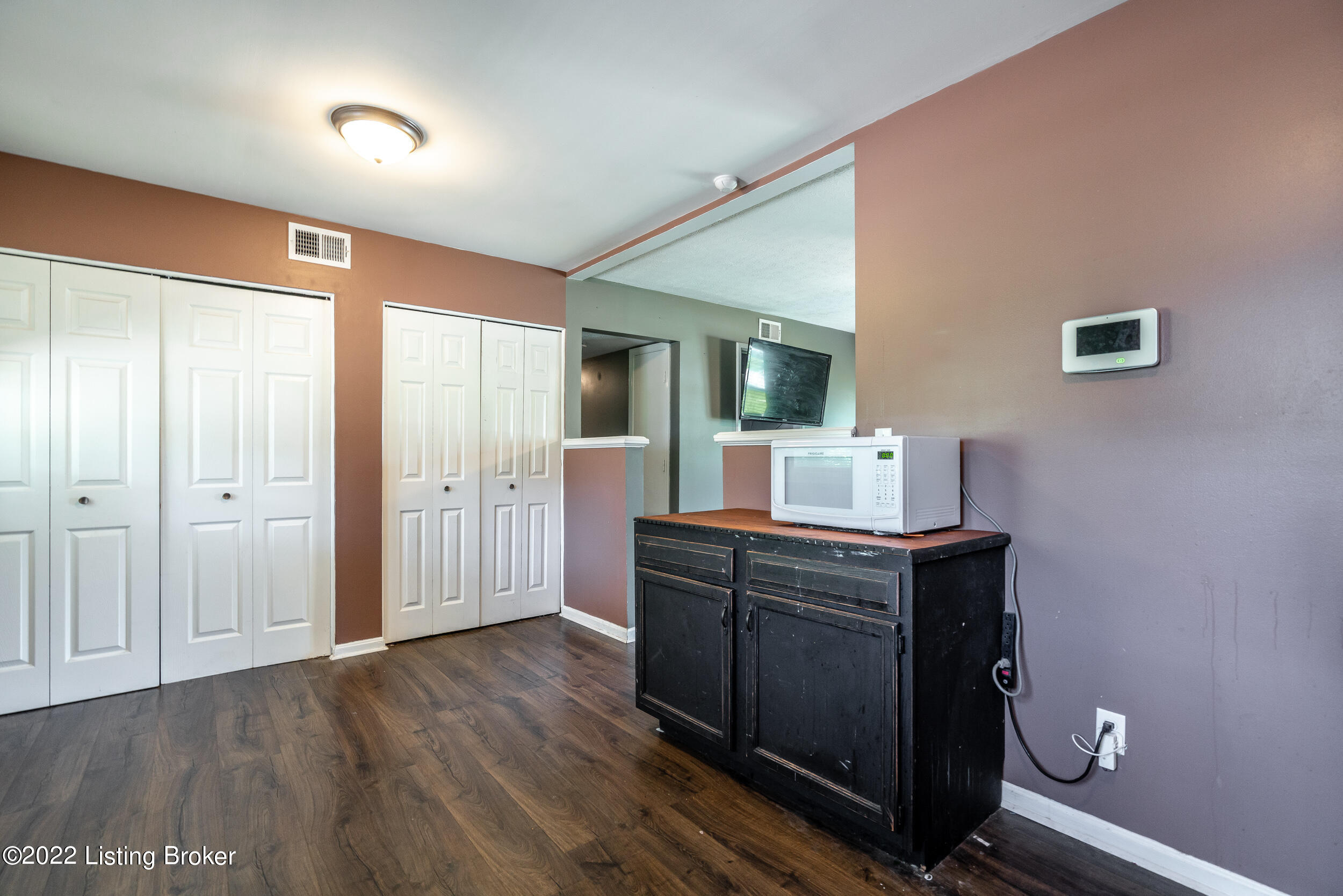 11211 Torrington Road Louisville, KY 40272 - Photo 14 of 24 11211 Torrington Rd-21