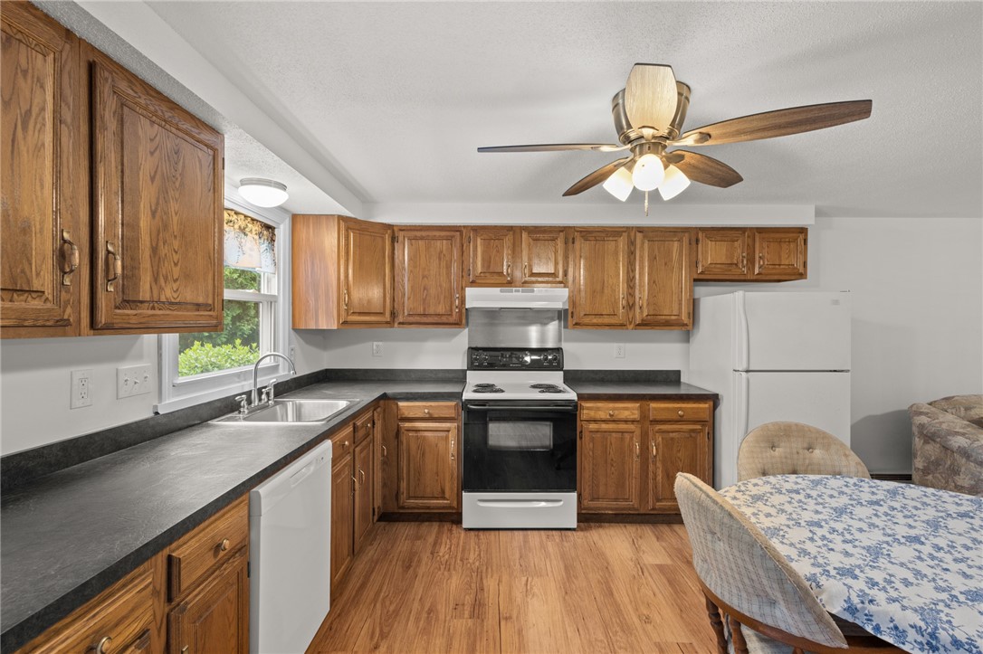 43 High Street Northbridge, MA 01588 - Photo 9 of 22