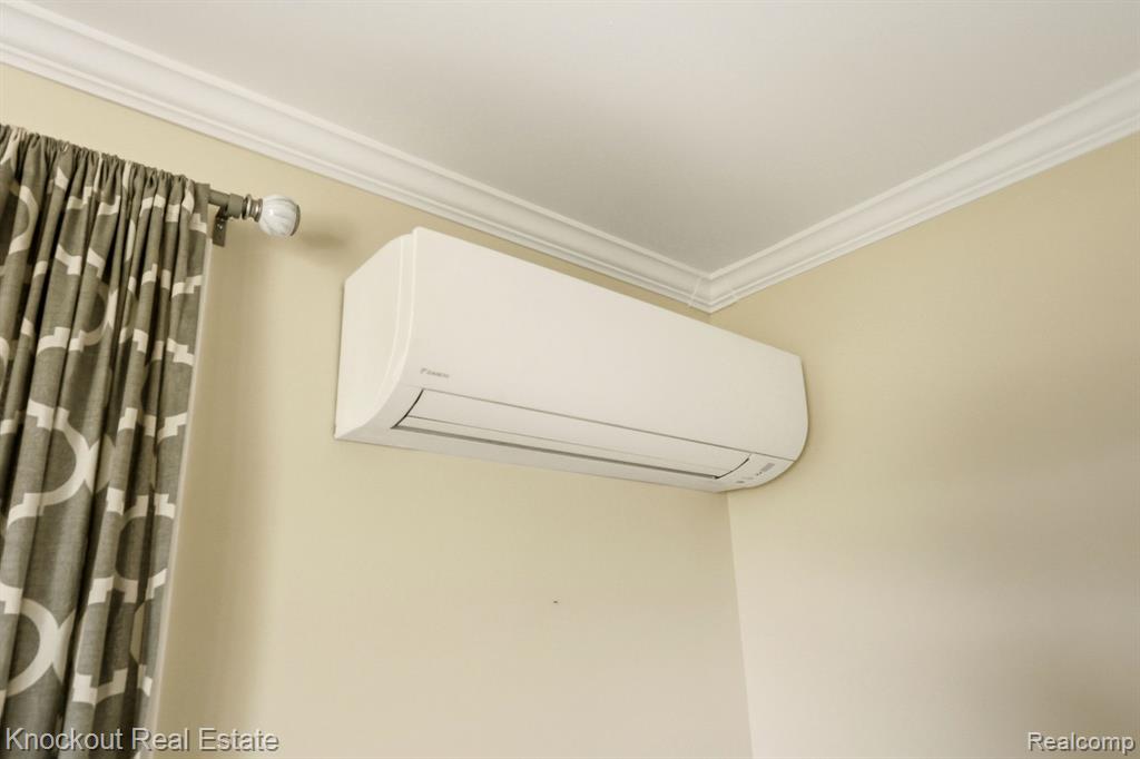 2015 Midland Road Bay City, MI 48706 - Photo 8 of 47 Gallery Image 8