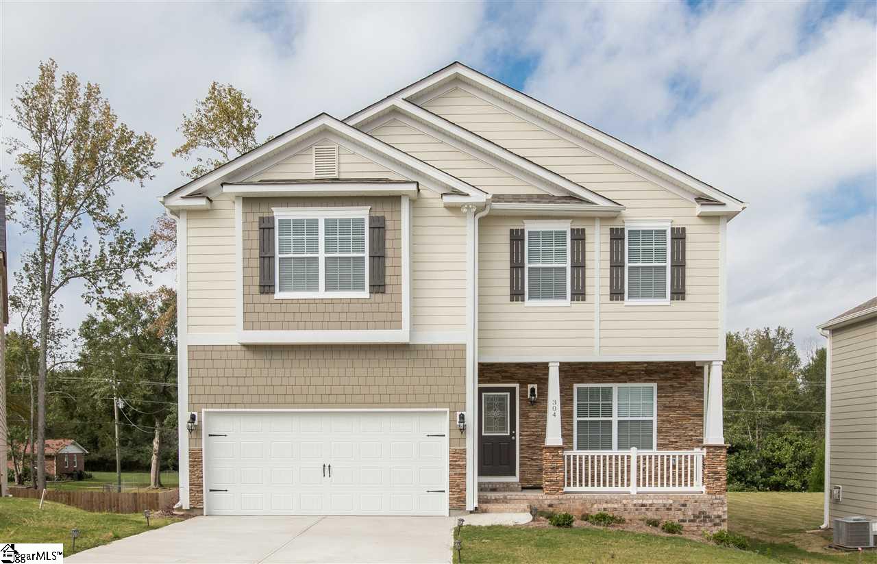 304 Rambling Hills Way Simpsonville, SC 29681 - Photo 1 of 28 Gallery Image 1