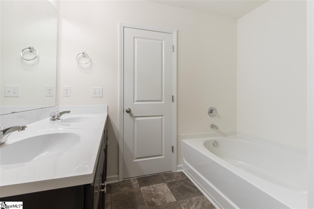 304 Rambling Hills Way Simpsonville, SC 29681 - Photo 15 of 28 Gallery Image 15