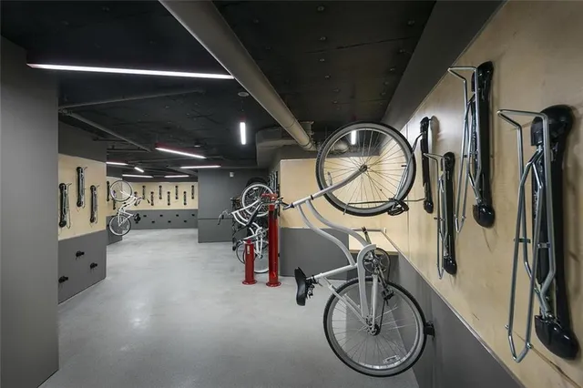 $2,828 | 3150 Roswell Road Northwest, Unit 1511, Atlanta, GA 30305