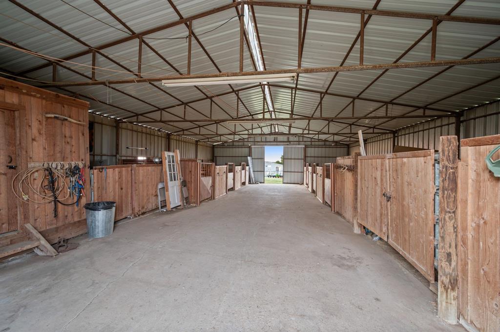 10902 Clear Creek Road West Sanger, TX 76266 - Photo 24 of 40 View of stable