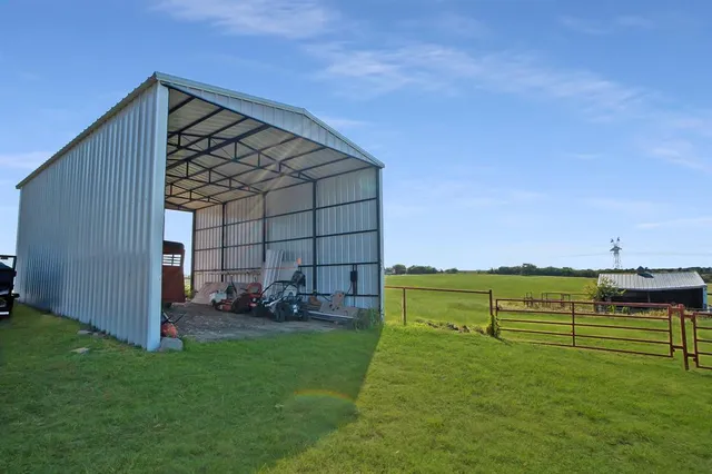 $2,750,000 | 10902 Clear Creek Road West, Sanger, TX 76266