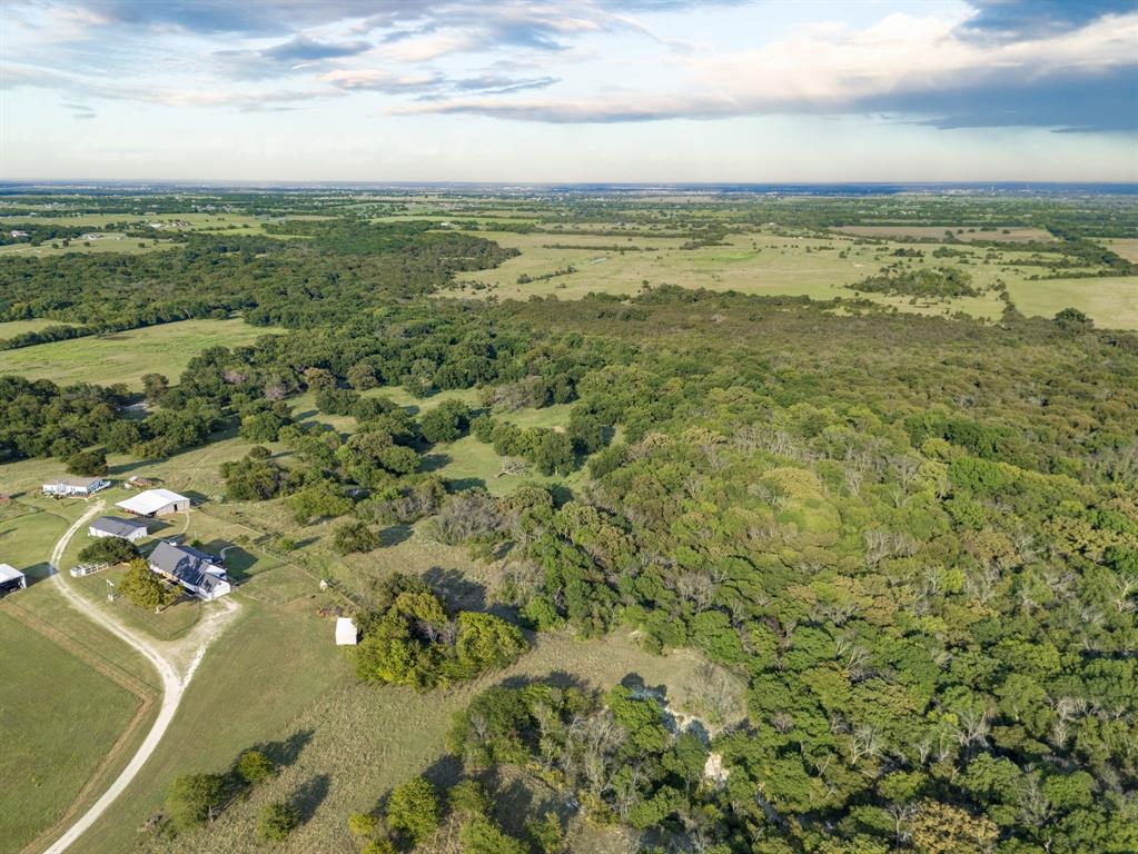 10902 Clear Creek Road West Sanger, TX 76266 - Photo 5 of 40 a view of an ocean