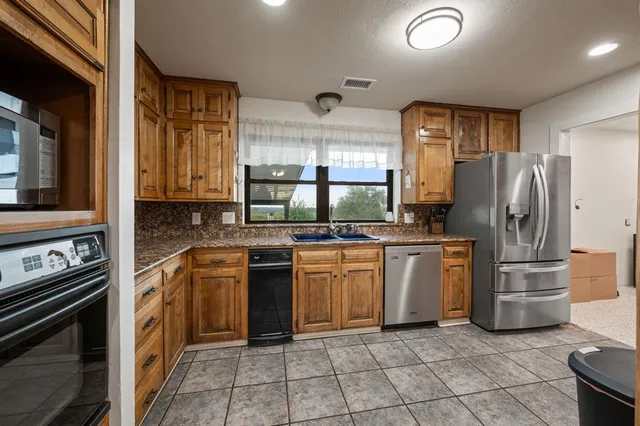 $2,750,000 | 10902 Clear Creek Road West, Sanger, TX 76266