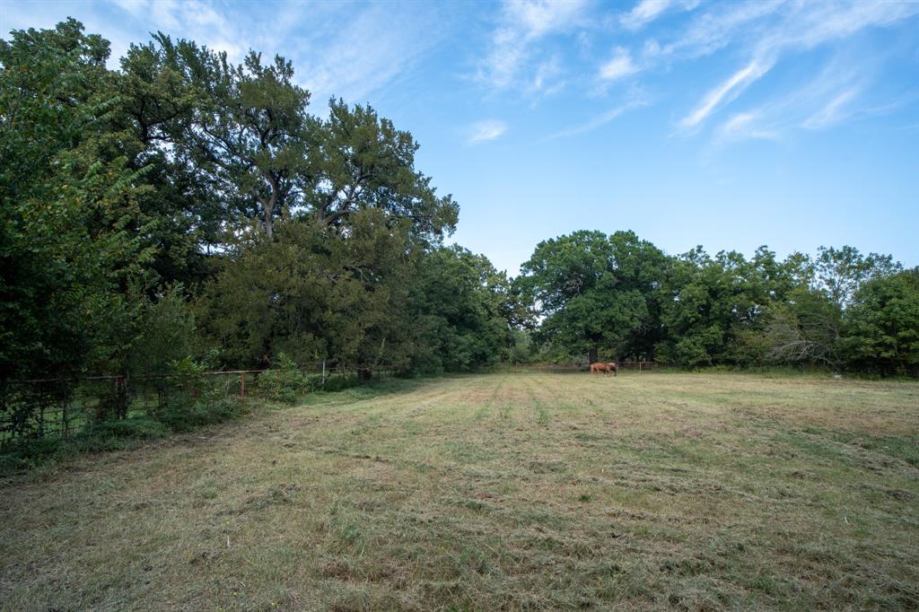 10902 Clear Creek Road West Sanger, TX 76266 - Photo 10 of 40