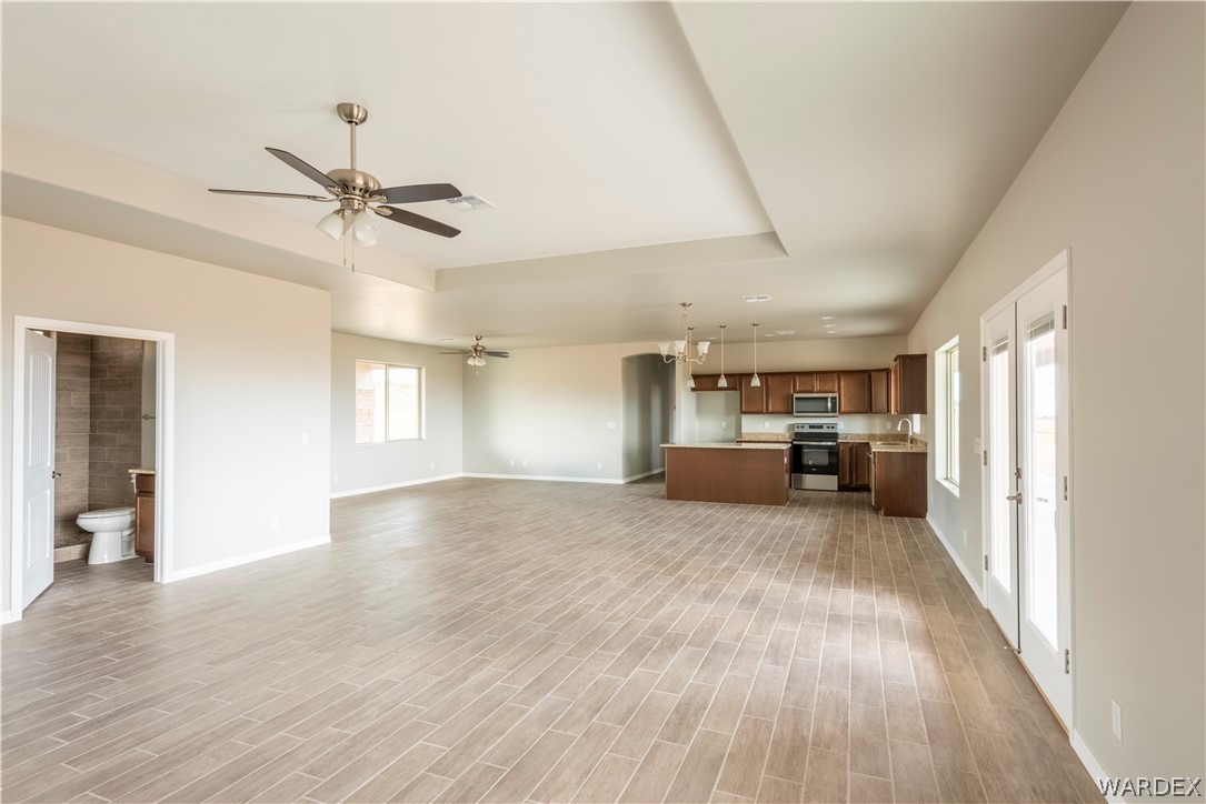 9728 North Atossa Road Kingman, AZ 86401 - Photo 8 of 28 Living Room