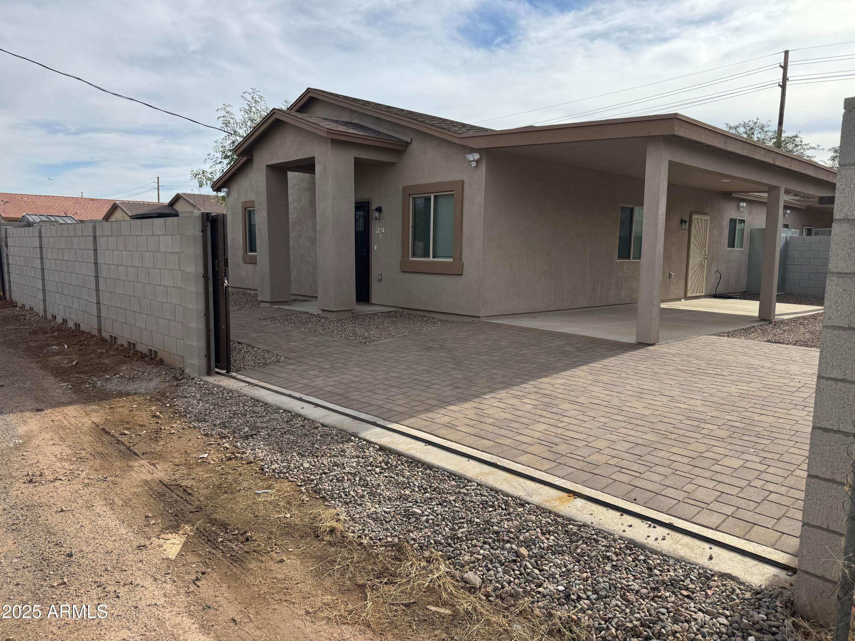2814 East Roeser Road, Unit 1 Phoenix, AZ 85040 - Photo 2 of 16 Photo #2
