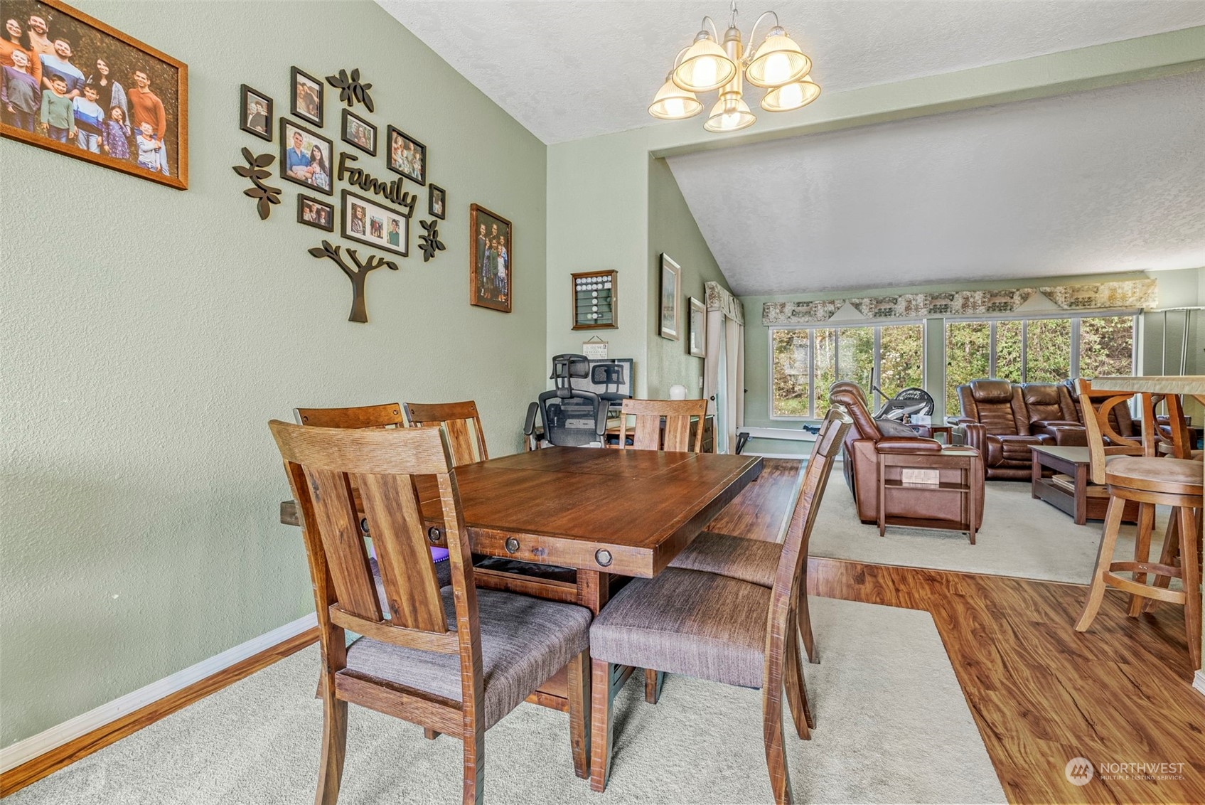6100 Willow Grove Road Longview, WA 98632 - Photo 9 of 35 a dining room with furniture and window